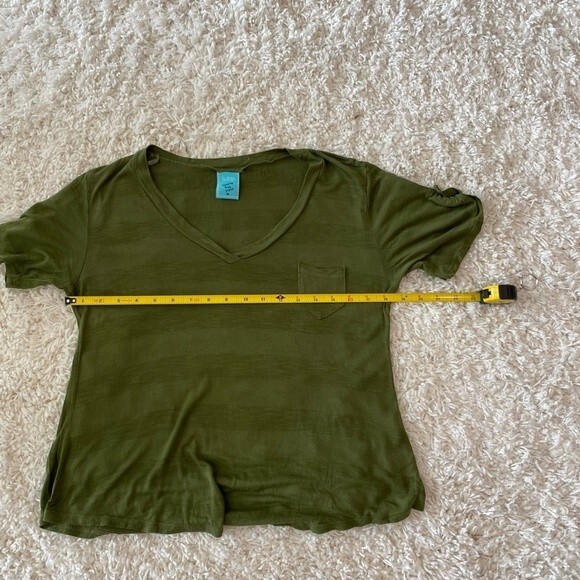 H.I.P V-Neck Short Sleeve Striped Tee. Olive Color. Medium. Lightweight. Comfy - Picture 9 of 11